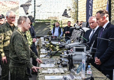 Опубликовано видео с учений «Запад-2025», которые посетил Путин