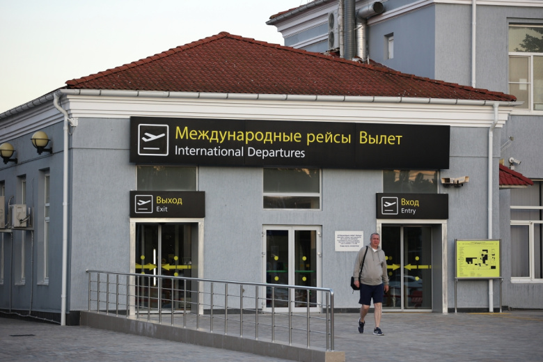 Здание аэропорта в Краснодаре