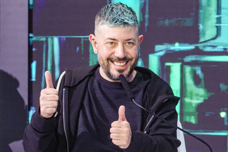 Артемий Лебедев