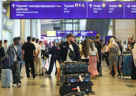 Ситуация в аэропортах РФ 18 сентября: задержки рейсов, что в Москве и Сочи
