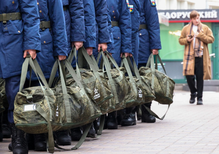 В Госдуме объяснили, для чего нужен круглогодичный призыв в армию