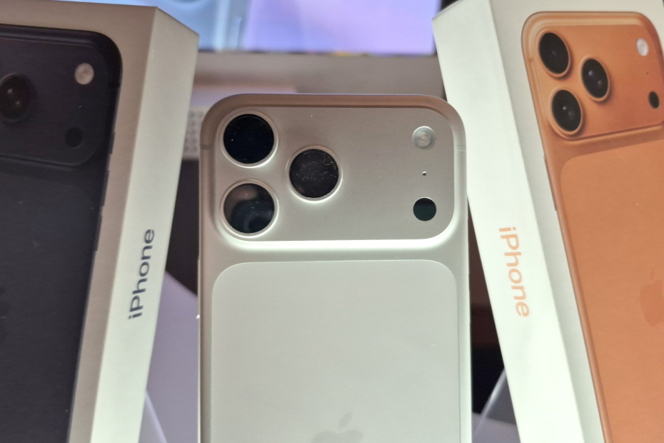 iPhone 17