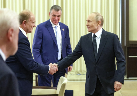 Лидер КПРФ рассказал Путину о достижениях «Зюгановки»