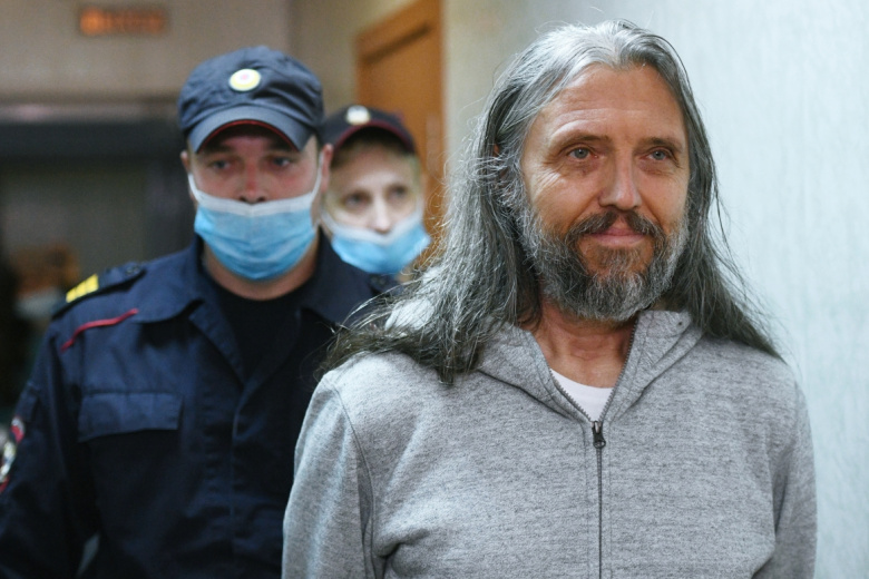 Сергей Тороп (Виссарион) перед началом заседания Центрального районного суда Новосибирска