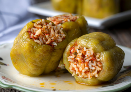 Просто смешай всё и потуши! Ленивые фаршированные перцы — вкусно и просто