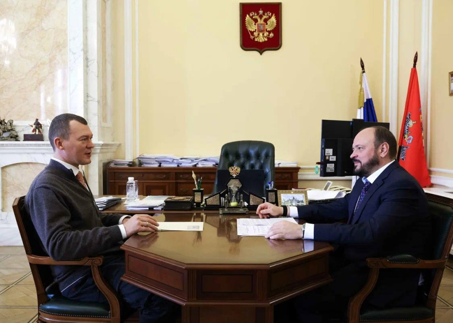 Михаил Дегтярев (слева)