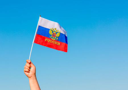 ISU разрешил развернуть баннеры в поддержку российских фигуристов