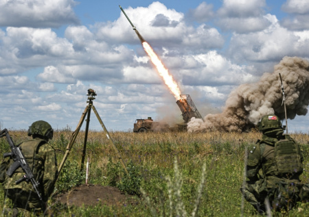 Мины-ловушки с водой, живая приманка, 100 БПЛА: ВСУ атакуют РФ 19 сентября
