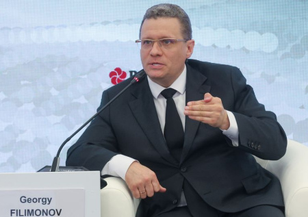 «Надо развеивать заблуждения»: губернатор Филимонов высказался о мигрантах