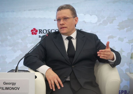 Губернатор Филимонов объяснил отмену запрета мигрантам работать на стройках
