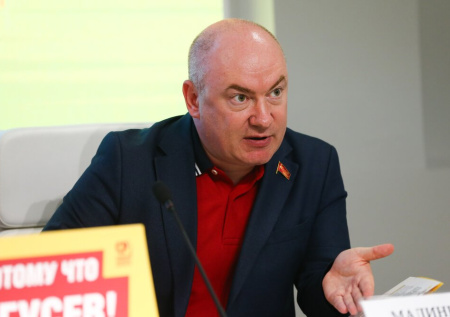 «Может потроллить»: депутат ответил Молдавии на запрет комедии Гайдая