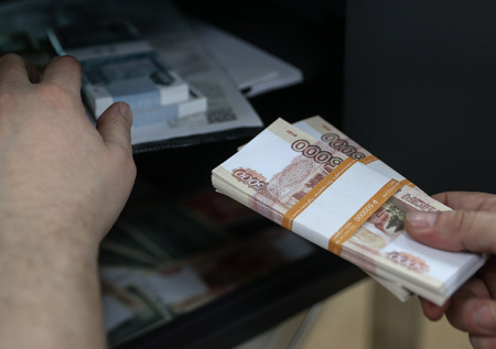 Россиянам рассказали, в чем лучше хранить средства «на черный день»