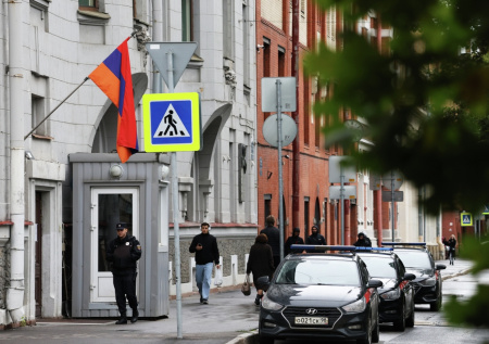 Два побега, СВО: экс-чиновник Авакян найден мертвым в консульстве Армении