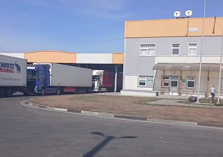 ФТС отчиталась о ситуации в пунктах пропуска на границе с Казахстаном