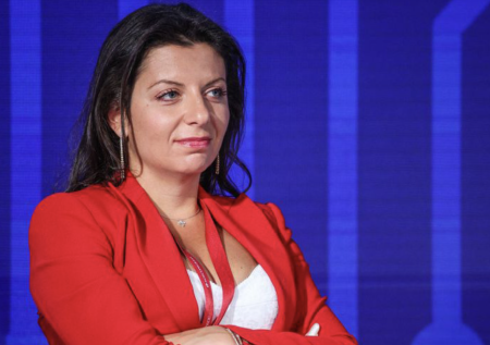 «Не имеет права апеллировать к Богу»: что звезды говорят о болезни Симоньян