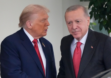 Трамп потребовал у Эрдогана прекращения закупок российской нефти