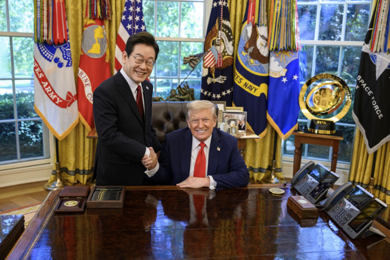 Ли Чжэ Мён и Дональд Трамп
