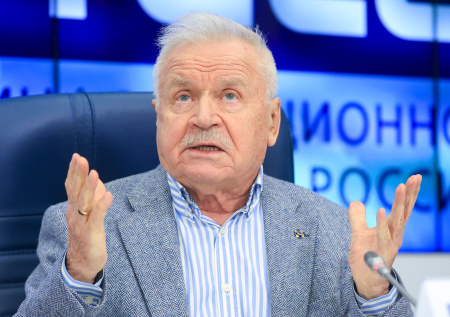 «Нелюди»: актер Никоненко о демонтаже мемориальной доски Шепитько