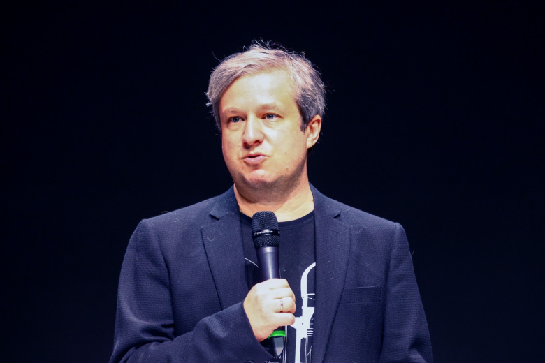 Антон Долин