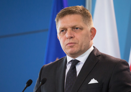 Фицо жестом показал свое отношение к закреплению в конституции двух полов