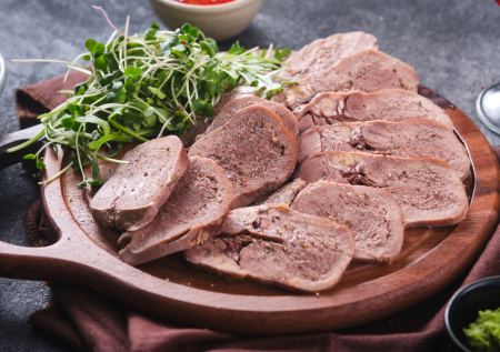 Язык проглотил? Тайны приготовления вкуснейшего свиного деликатеса
