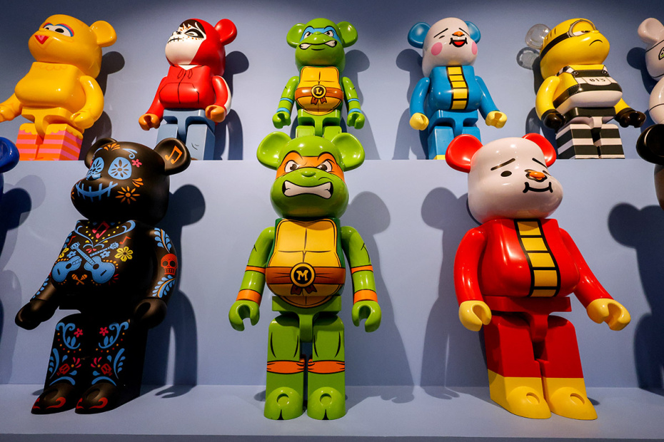 Выставка дизайнерской игрушки «Super Toys. Искусство внутри» на территории арт-кластера «Кристалл 1901» в Москве