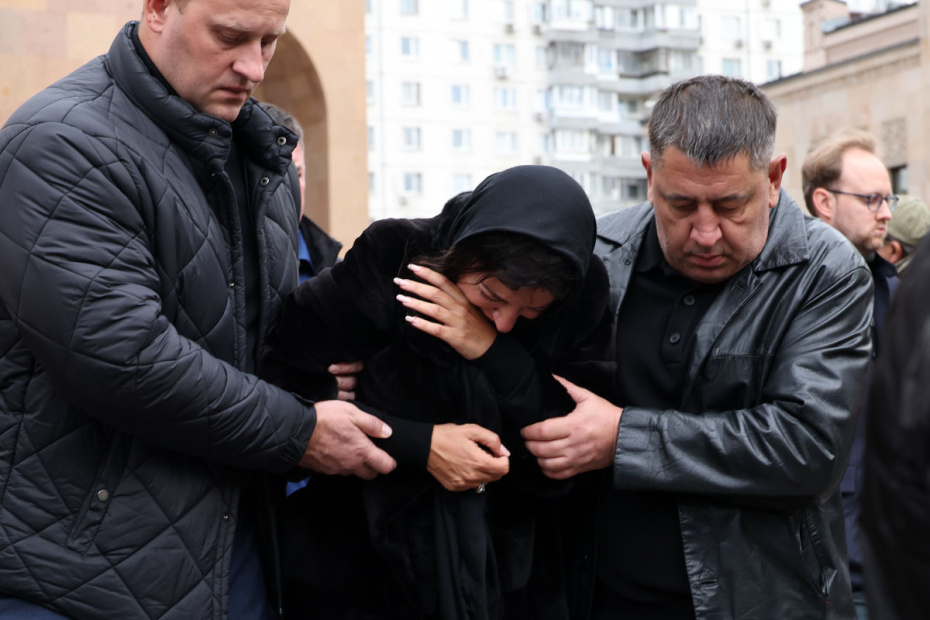 Маргарита Симоньян на церемонии прощания с заслуженным артистом РФ режиссером, телеведущим Тиграном Кеосаяном в Армянской церкви на Олимпийском проспекте