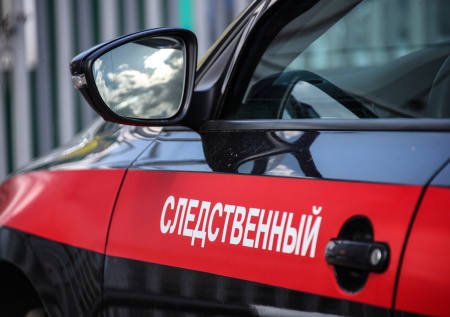 В кабинете уходящего на СВО российского чиновника проходят обыски