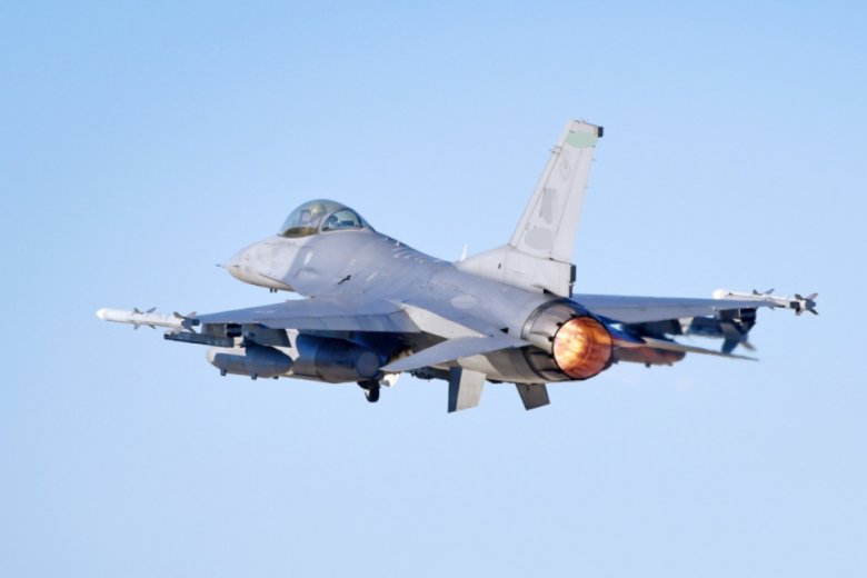 Истребитель F-16