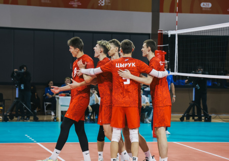 Российские волейболисты победили в первом матче на Играх стран СНГ