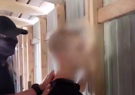 Задержание причастных к подготовке массовых убийств попало на видео