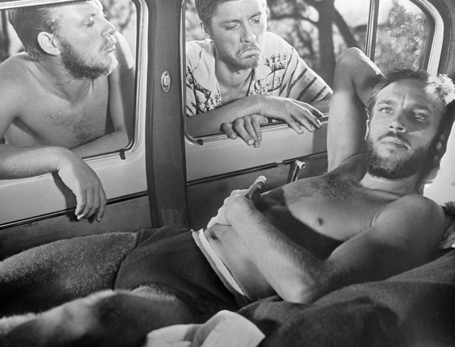 Артисты Андрей Миронов, Геннадий Нилов и Евгений Жариков в фильме «Три плюс два»