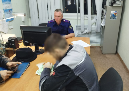 Россиянин признался в жестоком убийстве жены и падчериц