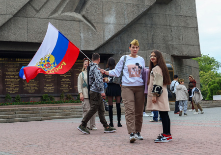 Переселенцы с Украины массово уезжают в Крым