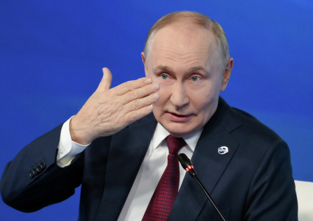 «Дам очень много»: Путин не стал показывать неприличный жест на «Валдае»