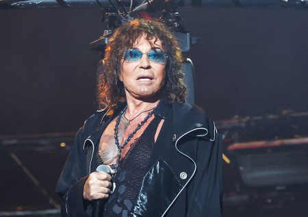 Валерий Леонтьев избавился от элитной иномарки