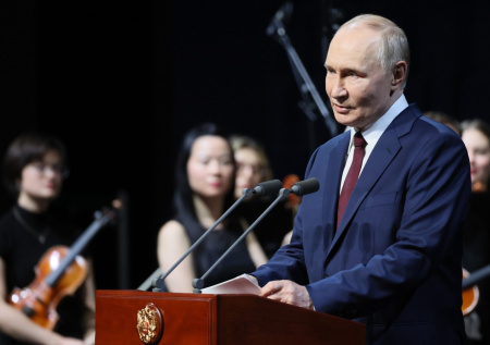 Путин насладился звучанием редкого музыкального инструмента