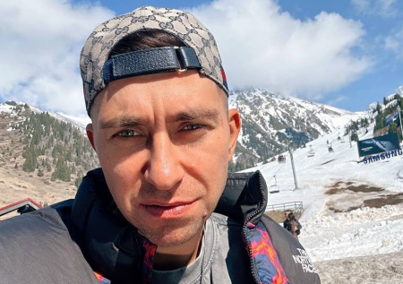 «Я должен был умереть»: у известного рэпера нашли опухоль мозга
