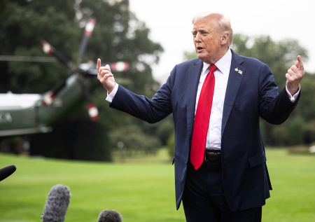 Трамп придумал способ добровольно отправить нелегалов домой