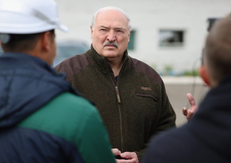 «Нам надо выжить» Лукашенко в Полесье заявил о переделе мира