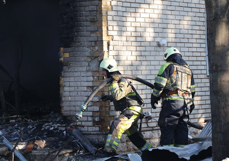 Газовое хранилище загорелось после взрывов во Львовской области