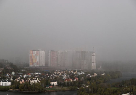 Врач назвала неочевидную опасность пасмурной погоды