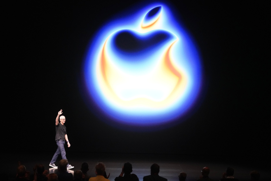 Тим Кук на презентации Apple