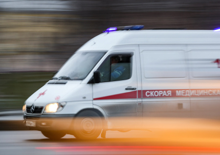 Двух российских школьниц били ногами в живот и возили лицами по асфальту