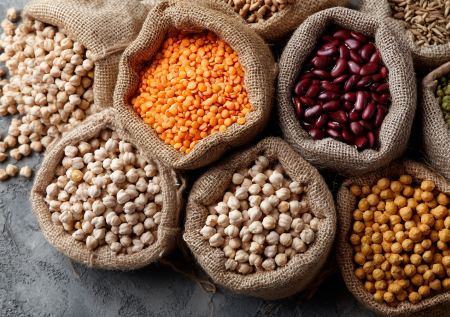 Стало известно, кому опасно есть бобовые продукты