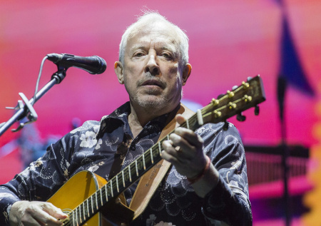 Потеря бизнеса, оскорбления россиян, помощь Украине: как живет Макаревич