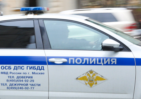 Неадекватная женщина начала терроризировать жителей Кузбасса