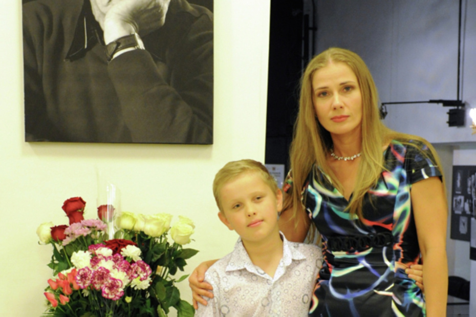 Ирина Линдт с сыном от Валерия Золотухина Иваном, 2013 год