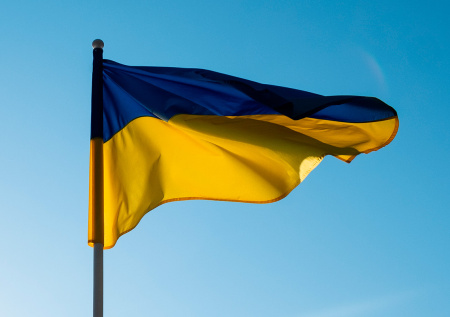 В сейме Литвы возник спор из-за украинского флага в зале заседаний