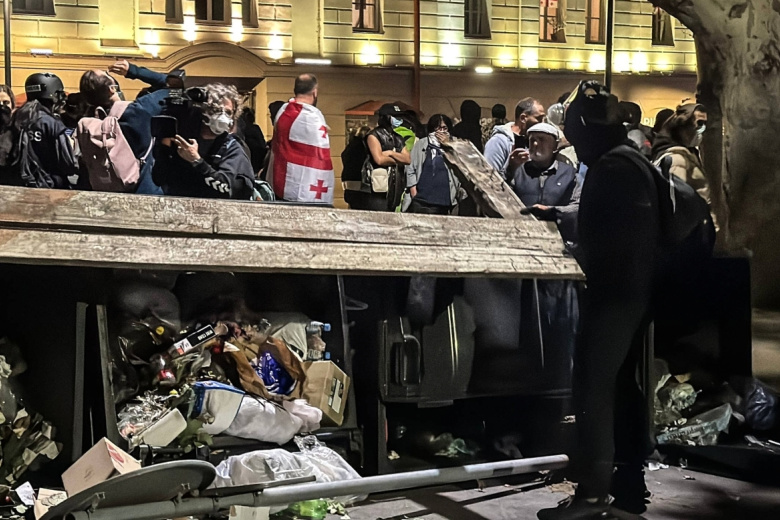 Беспорядки после митинга оппозиции в Тбилиси